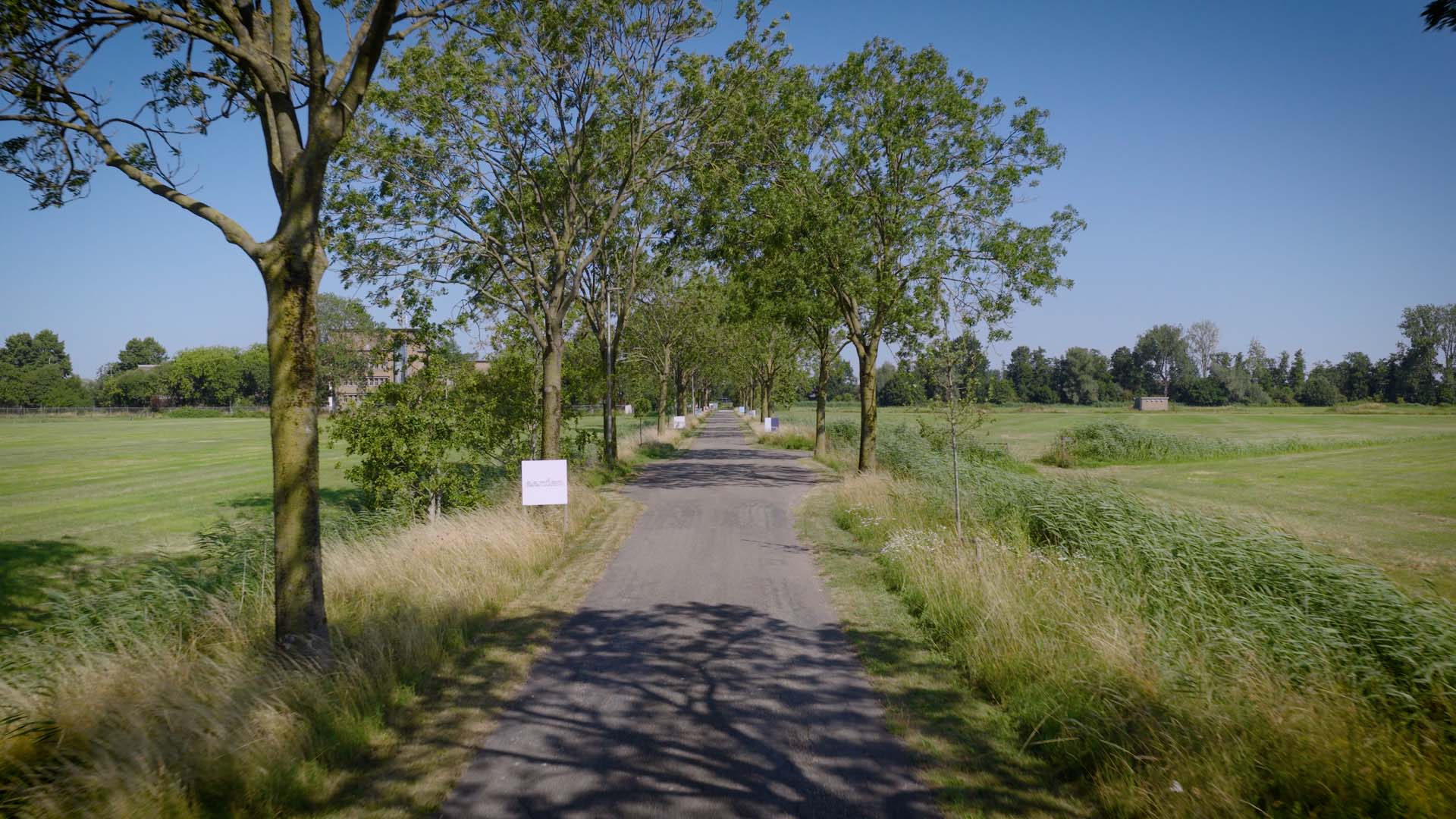 Het Zendstation Hoofdingang