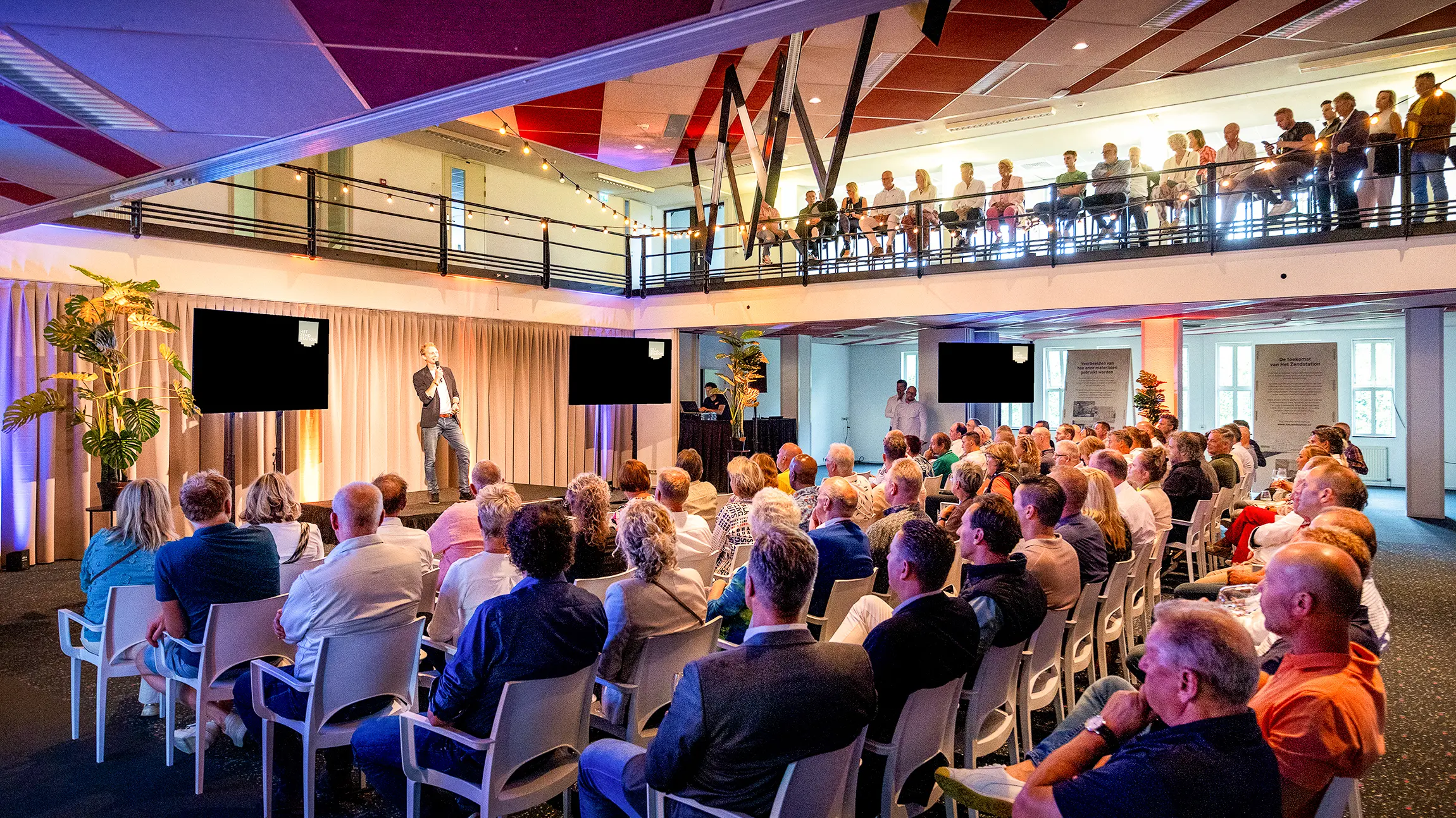 Machinekamer Frequentiefoyer presentatie Zendstation