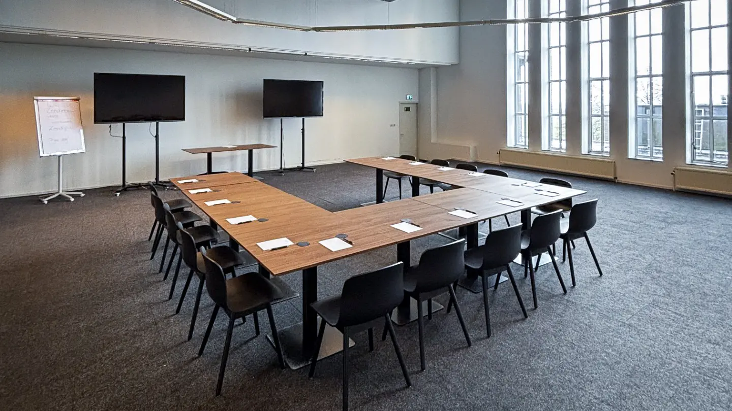 Zenderzaal Presentatieopstelling Zendstation